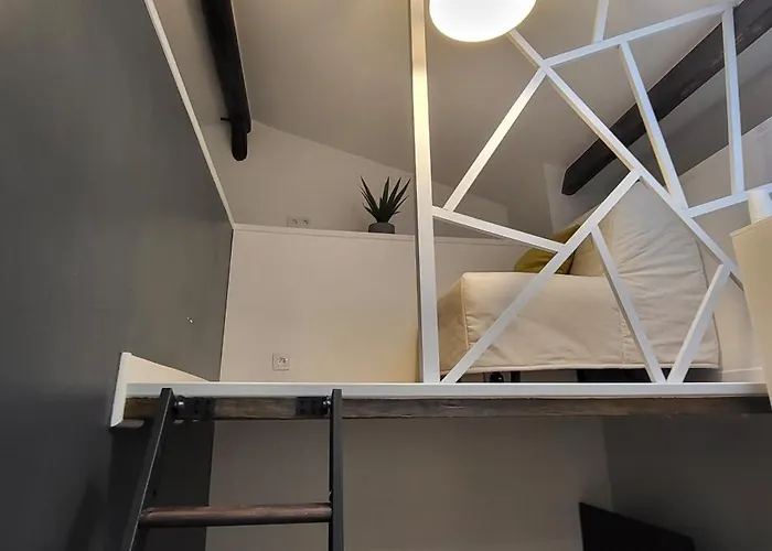 Petite Chambre A Paris Avec Ascenseur !
