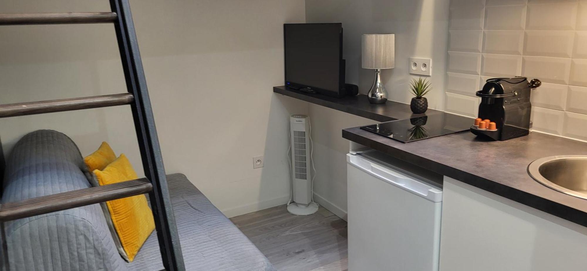 Petite A Avec Ascenseur ! Apartment